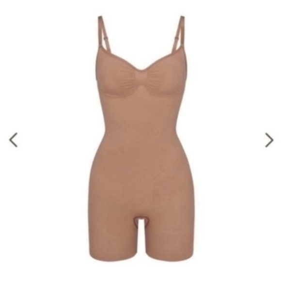 SKIMS SEAMLESS SCULPT MID THING BODYSUIT SIENNA MEDIUM